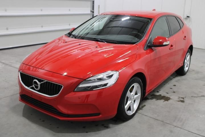 volvo v40 hatchback 2018 yv1mv28l0j2491747