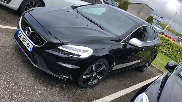 volvo v40 2018 yv1mv28l0j2508244