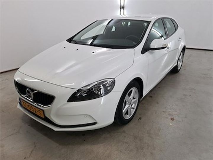 volvo v40 2018 yv1mv33v0k2566915