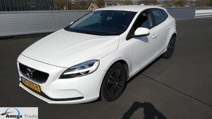 volvo v40 2018 yv1mv33v0k2576097