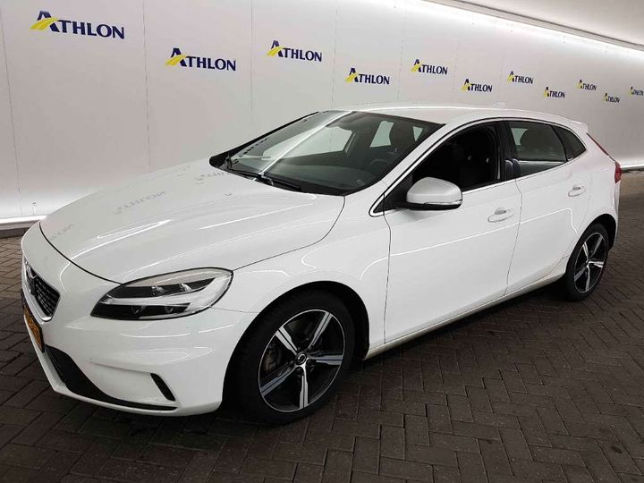 volvo v40 2018 yv1mv41l0j2483686