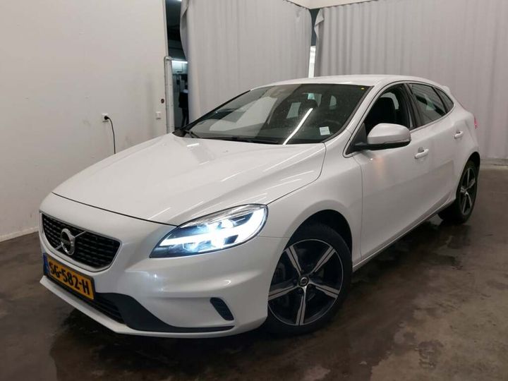 volvo v40 2018 yv1mv41l0j2489083