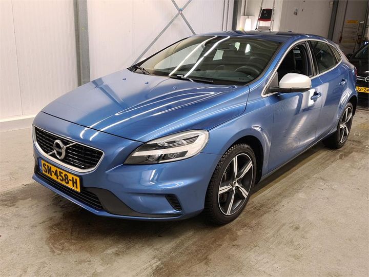 volvo v40 2018 yv1mv41l0j2492462