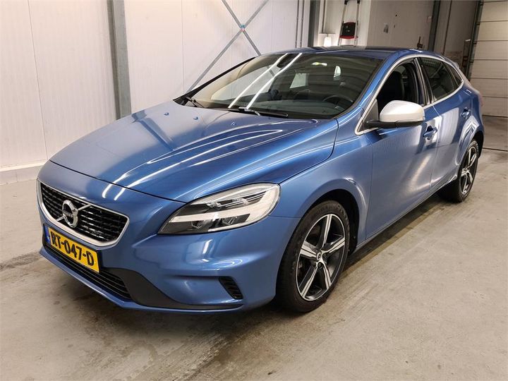 volvo v40 2018 yv1mv41l0j2498589