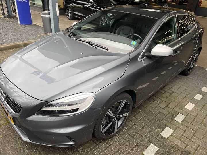 volvo v40 2018 yv1mv41l0j2506646