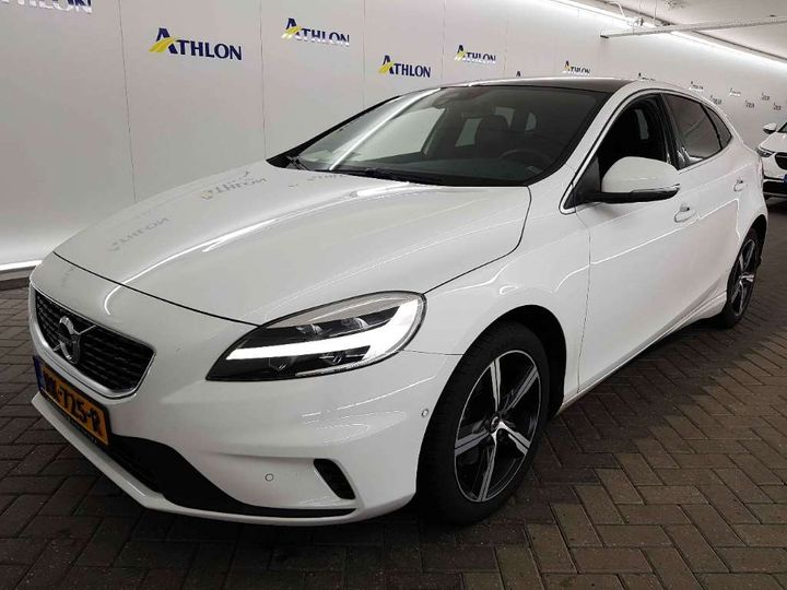 volvo v40 2018 yv1mv41l1j2476737