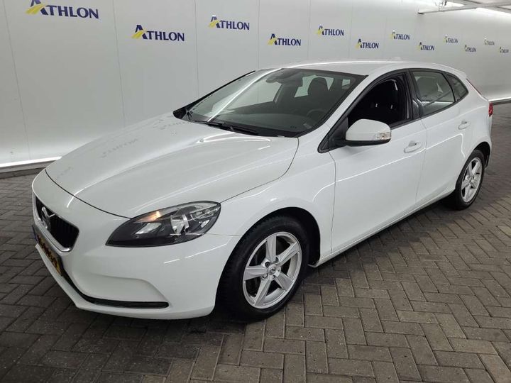 volvo v40 2018 yv1mv70v0k2566105