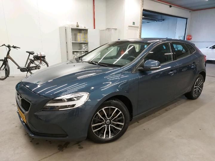 volvo v40 2019 yv1mv70v0k2585879