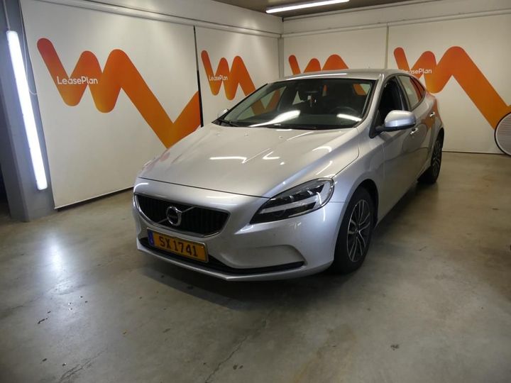 volvo v40 2019 yv1mv70v0k2587940