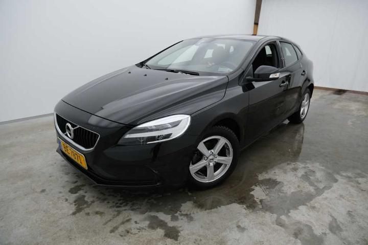 volvo v40 &#3916 2018 yv1mv70v1k2566579