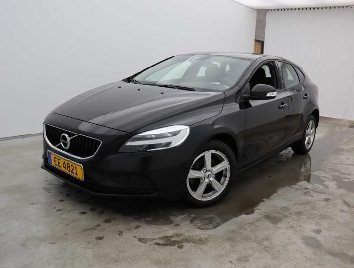 volvo v40 &#3916 2018 yv1mv70v1k2570285