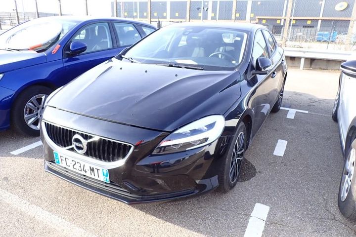 volvo v40 2018 yv1mv70v1k2576941