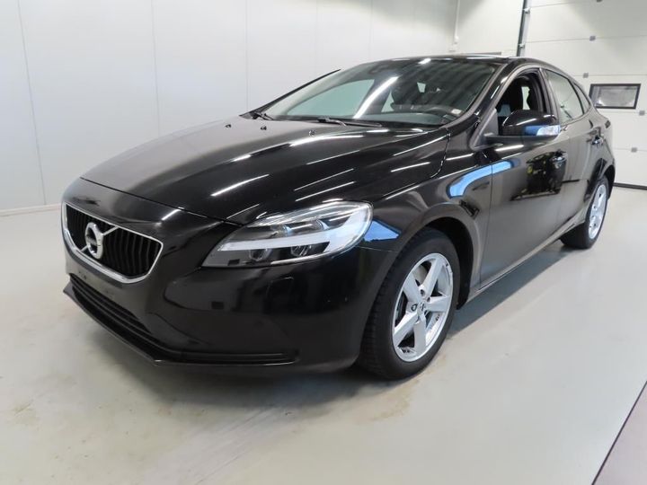 volvo v40 2018 yv1mv72v0k2545119