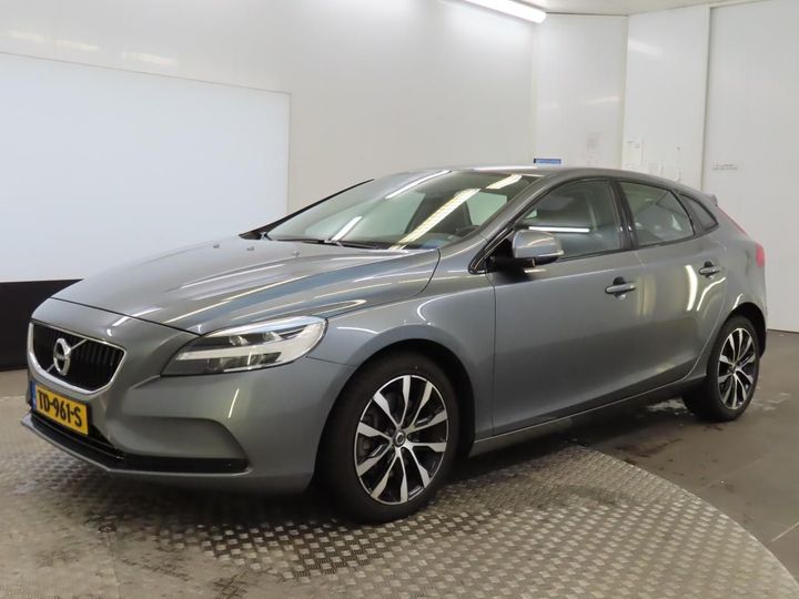 volvo v40 2018 yv1mv72v0k2553482