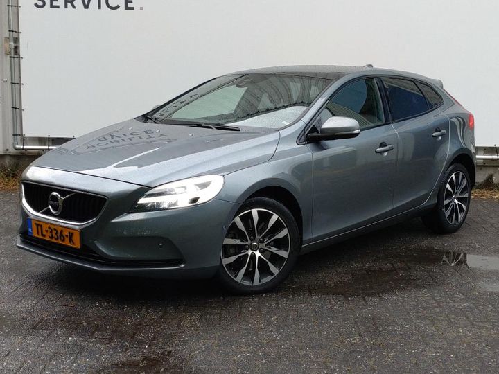 volvo v40 2018 yv1mv72v0k2558706