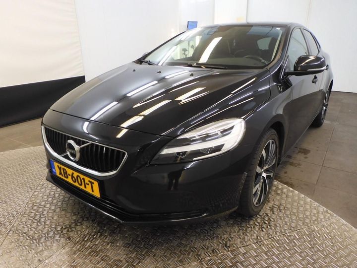 volvo v40 2018 yv1mv72v0k2562256