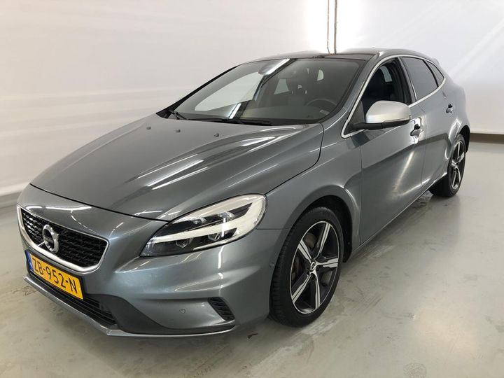 volvo v40 2019 yv1mv72v0k2592175