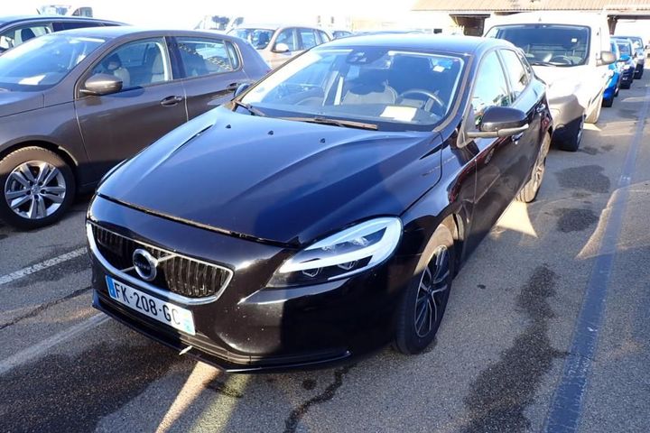 volvo v40 2019 yv1mv72v0k2605730