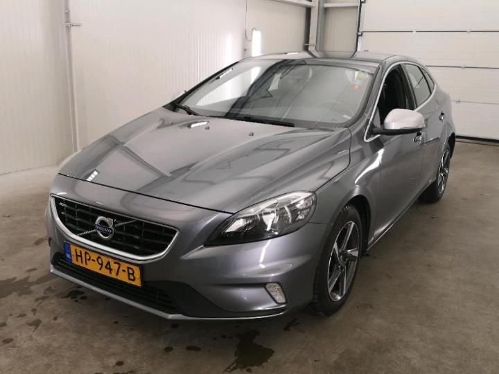 volvo v40 2015 yv1mv7431g2280062