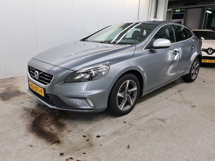 volvo v40 2015 yv1mv7431g2302000