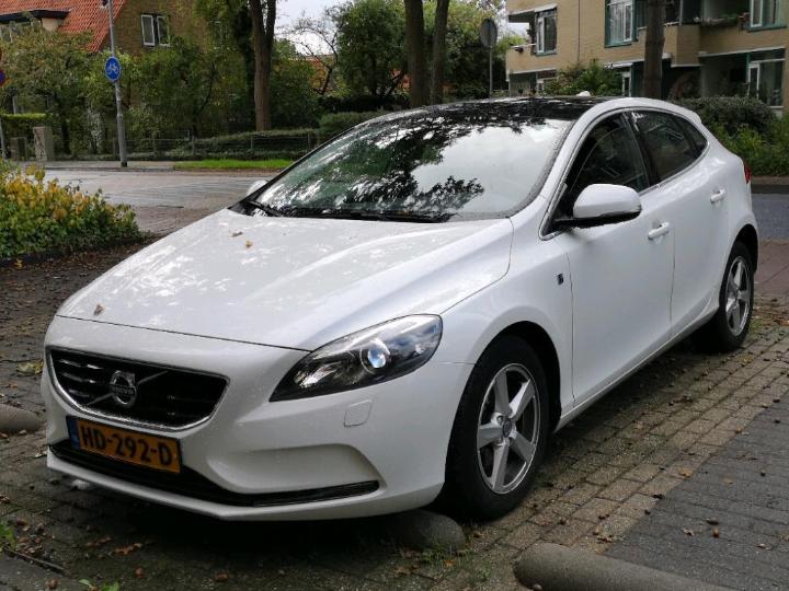 volvo v40 2015 yv1mv7431g2302890