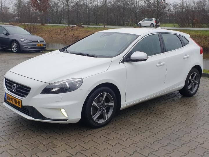 volvo v40 2015 yv1mv7431g2306058