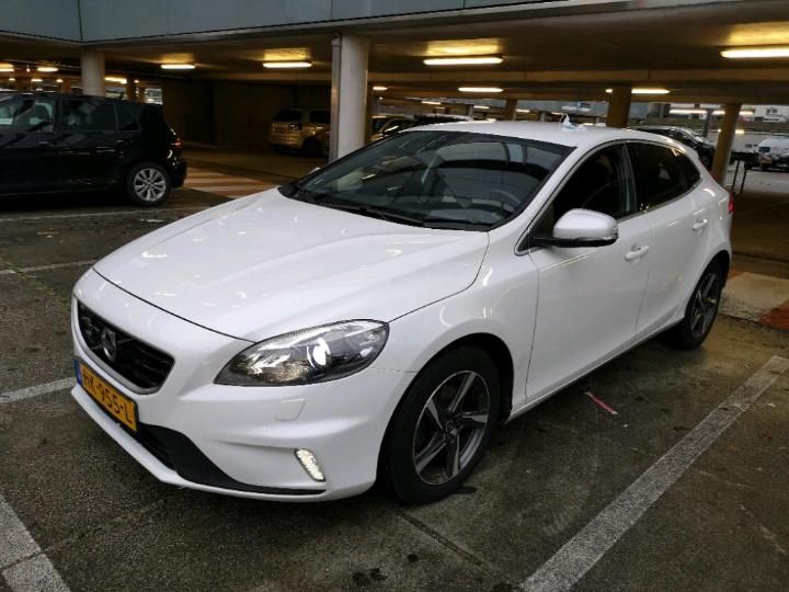 volvo v40 2015 yv1mv7431g2308511