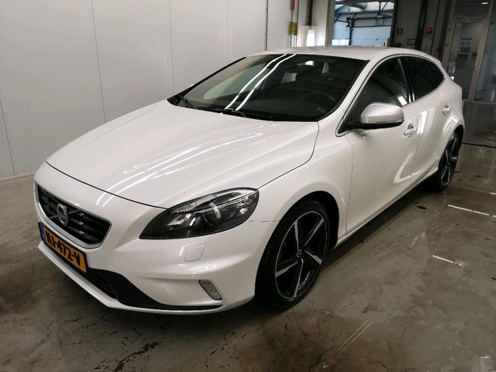 volvo v40 2015 yv1mv7431g2310502