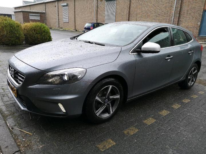 volvo v40 2015 yv1mv7431g2310967