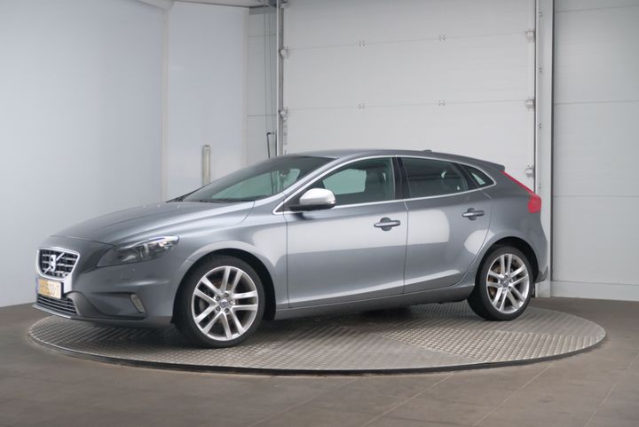 volvo v40 2015 yv1mv7431g2311085