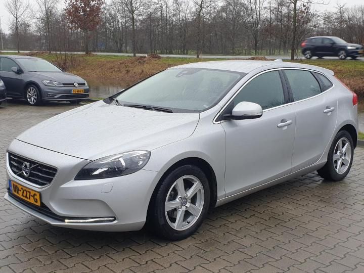 volvo v40 2015 yv1mv7431g2313737