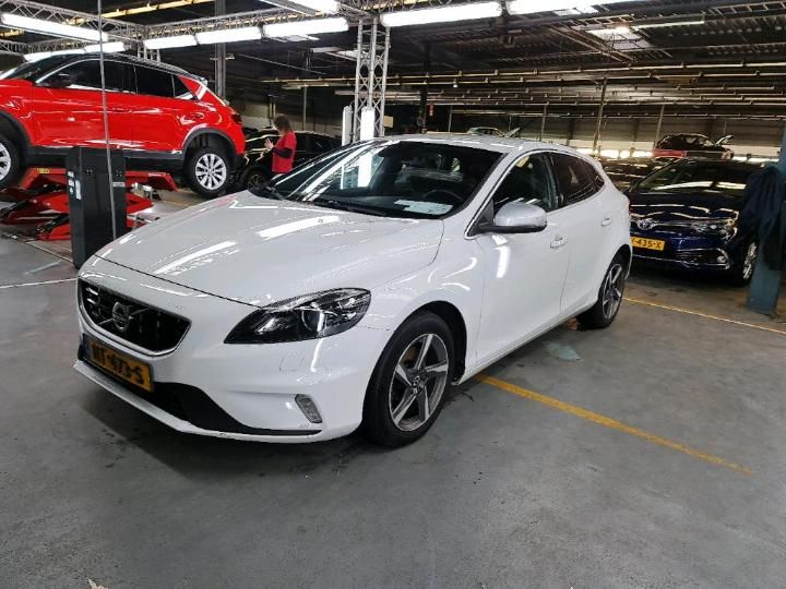 volvo v40 2015 yv1mv7431g2319934