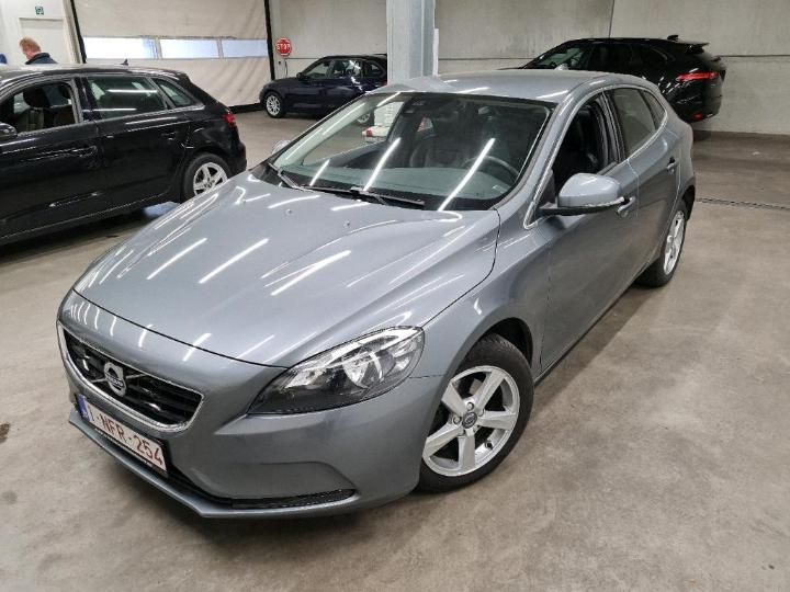 volvo v40 2016 yv1mv7431g2322225