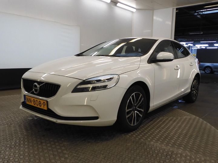 volvo v40 2017 yv1mv7480h2429932