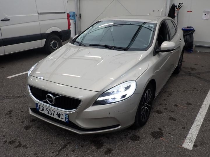 volvo v40 2017 yv1mv7480j2453385