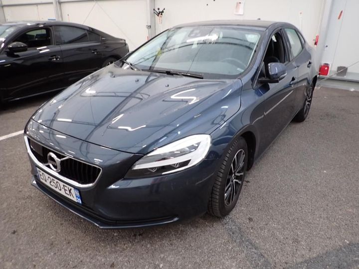 volvo v40 2017 yv1mv7480j2462698