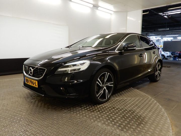 volvo v40 2017 yv1mv7480j2472269