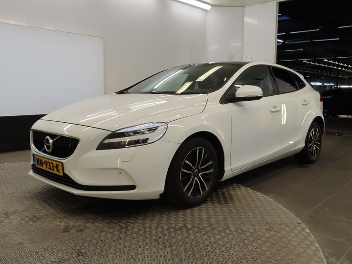 volvo v40 2017 yv1mv7481h2429415