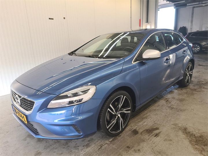 volvo v40 2017 yv1mv7481h2433029