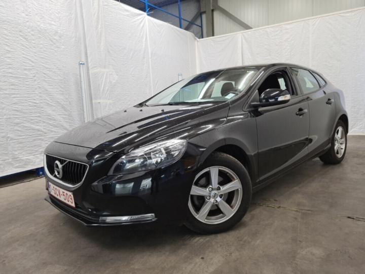 volvo v40 2017 yv1mv7481h2438281