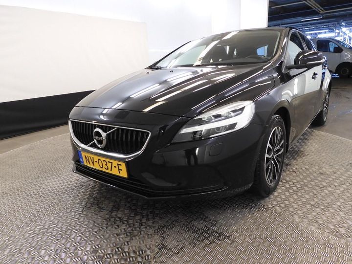 volvo v40 2017 yv1mv7481h2438637