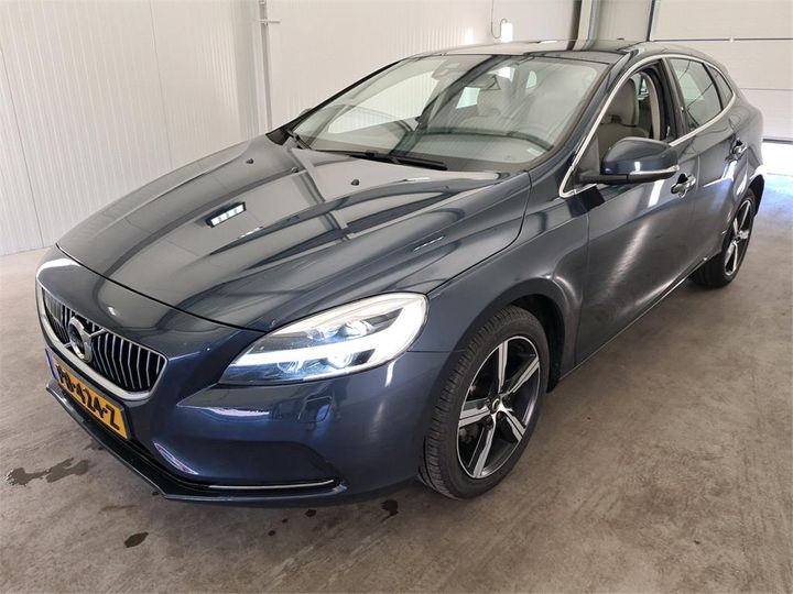 volvo v40 2017 yv1mv7481j2444640