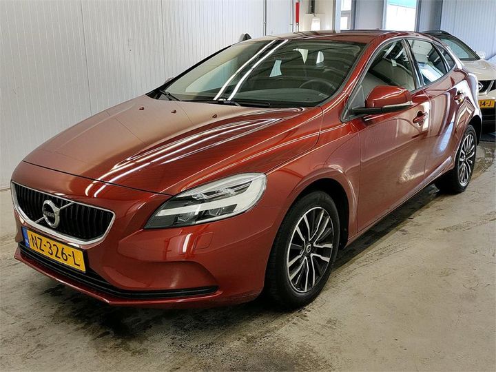 volvo v40 2017 yv1mv7481j2444722