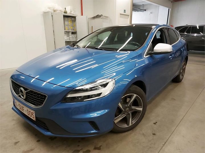 volvo v40 2017 yv1mv7481j2452157