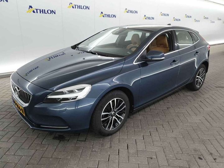 volvo v40 2017 yv1mv7481j2457908