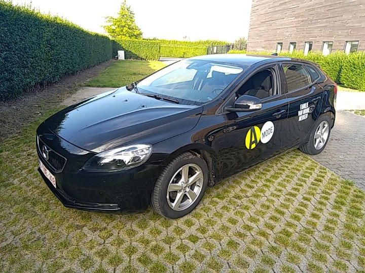 volvo v40 cross country 2017 yv1mv7481j2463400