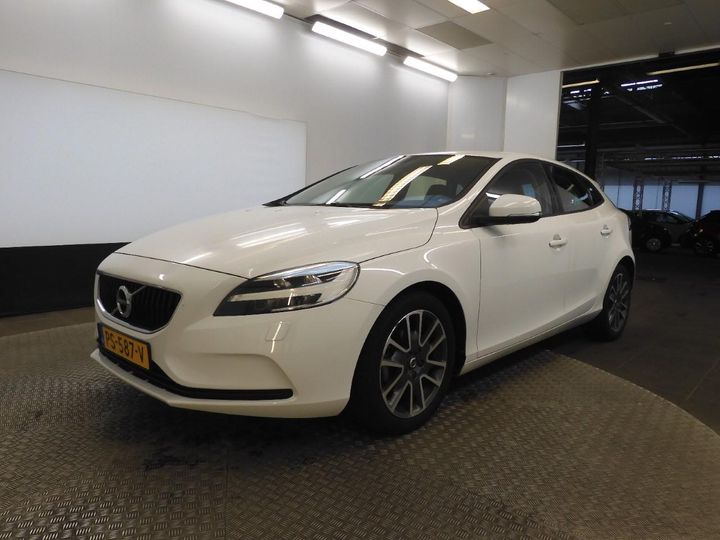 volvo v40 2017 yv1mv7481j2464539