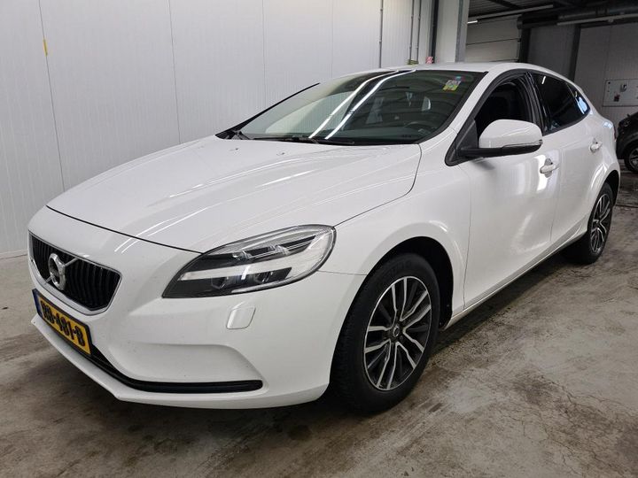 volvo v40 2017 yv1mv7481j2473985