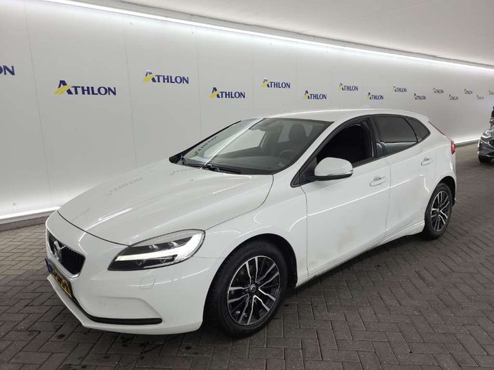 volvo v40 2017 yv1mv7481j2476015