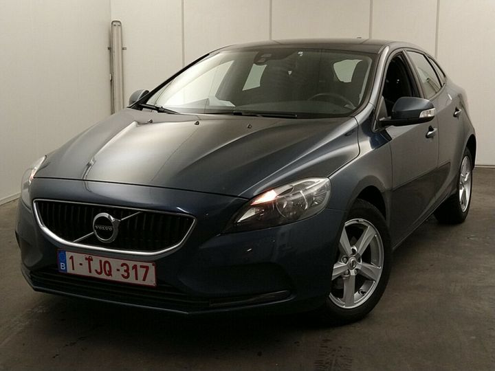 volvo v40 2017 yv1mv7481j2477466